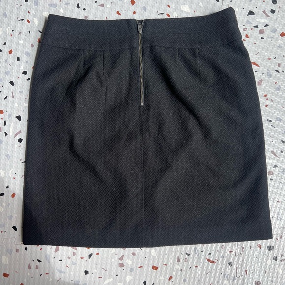 LOFT, Size small black miniskirt - Picture 2 of 4